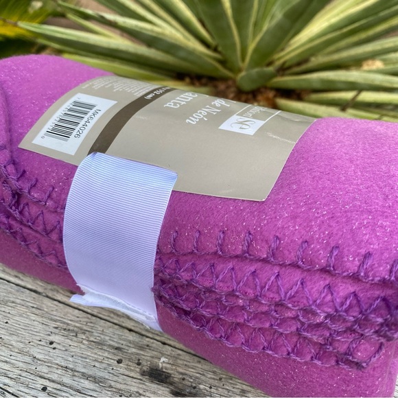 Select Edition Purple Glitter Fabric Mat Blanket 50X60 inches - Picture 4 of 6